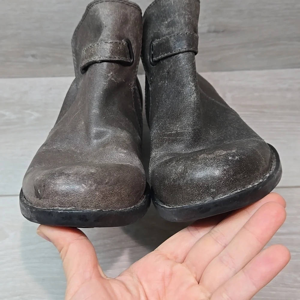 Born Women Jem  Distressed Leather Moto Ankle Boots shoes sz 7M